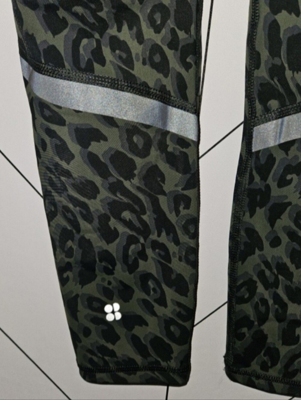 NWOT Sweaty Betty Zero Gravity Leggings, Size Medium - Picture 7 of 10